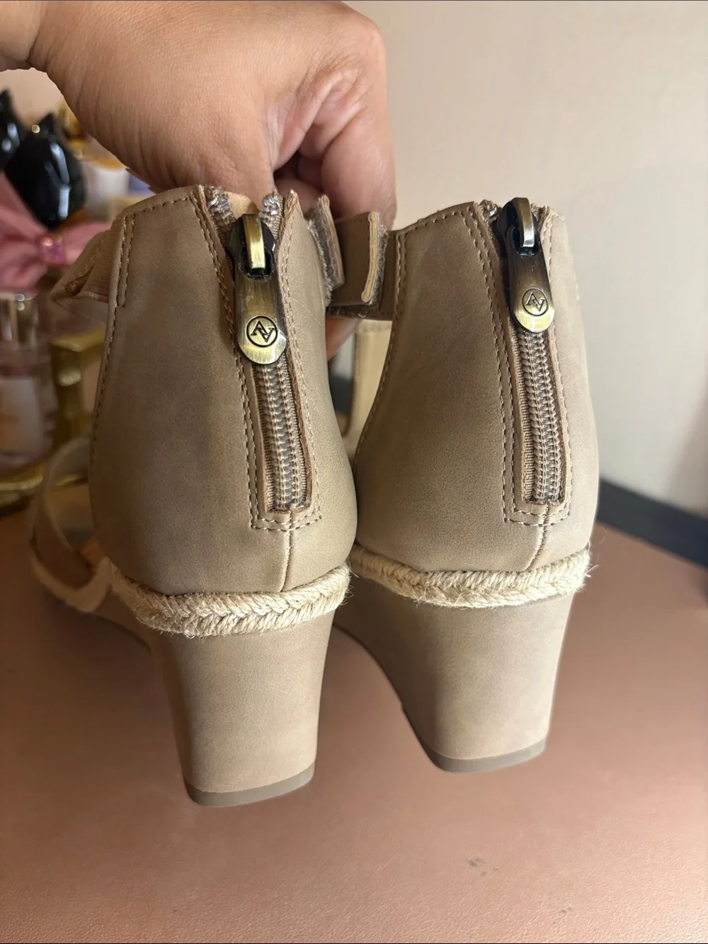 Adrienne Vittadini taupe wedge